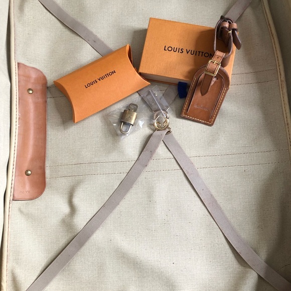 Louis Vuitton Luggage, Lock w/1 key, luggage tag. & a (LV Horizon 50 Box) - Picture 13 of 16